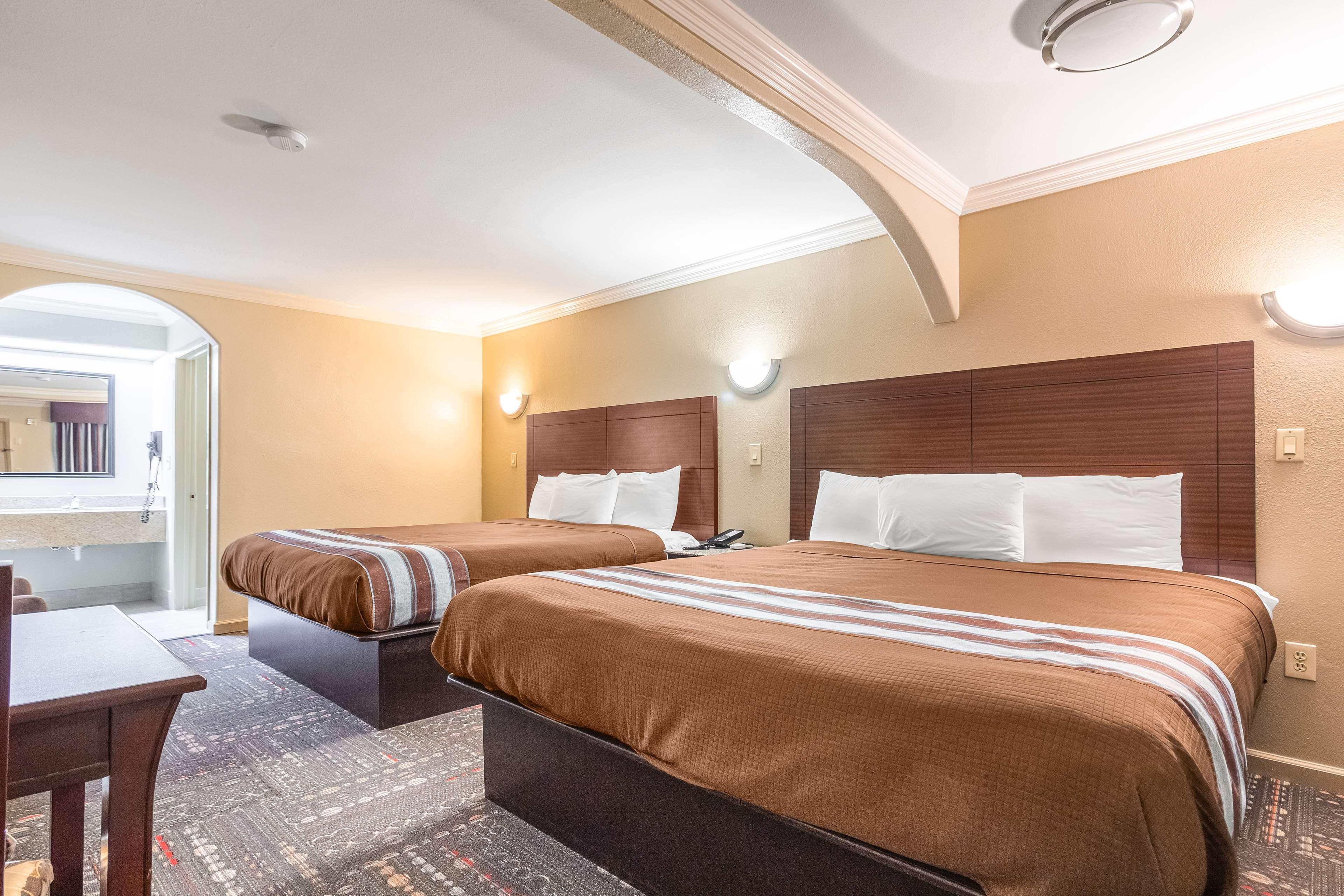Hotel Dan Inn Uberaba & Convencoes By Nacional Inn Buitenkant foto