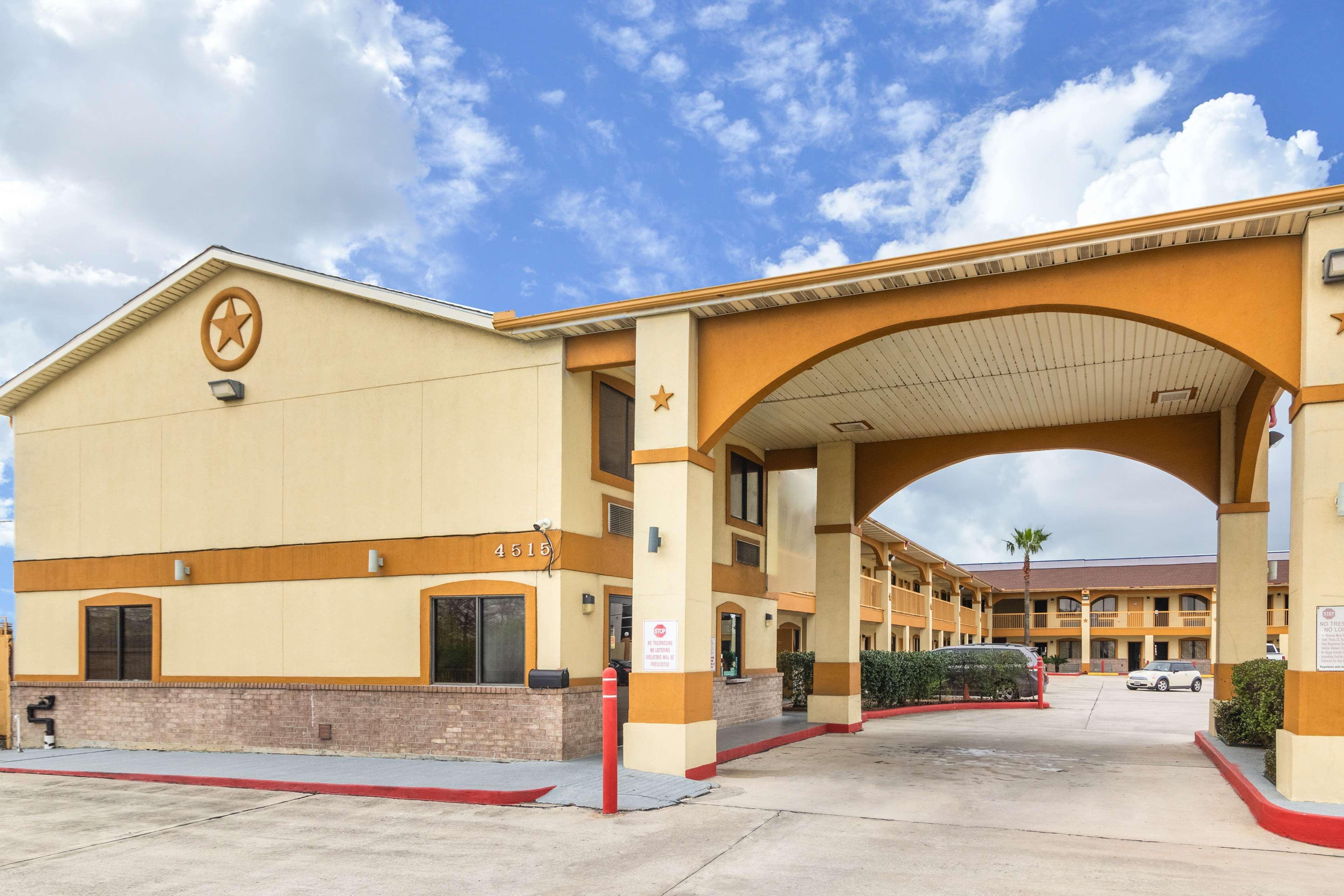 Hotel Dan Inn Uberaba & Convencoes By Nacional Inn Buitenkant foto