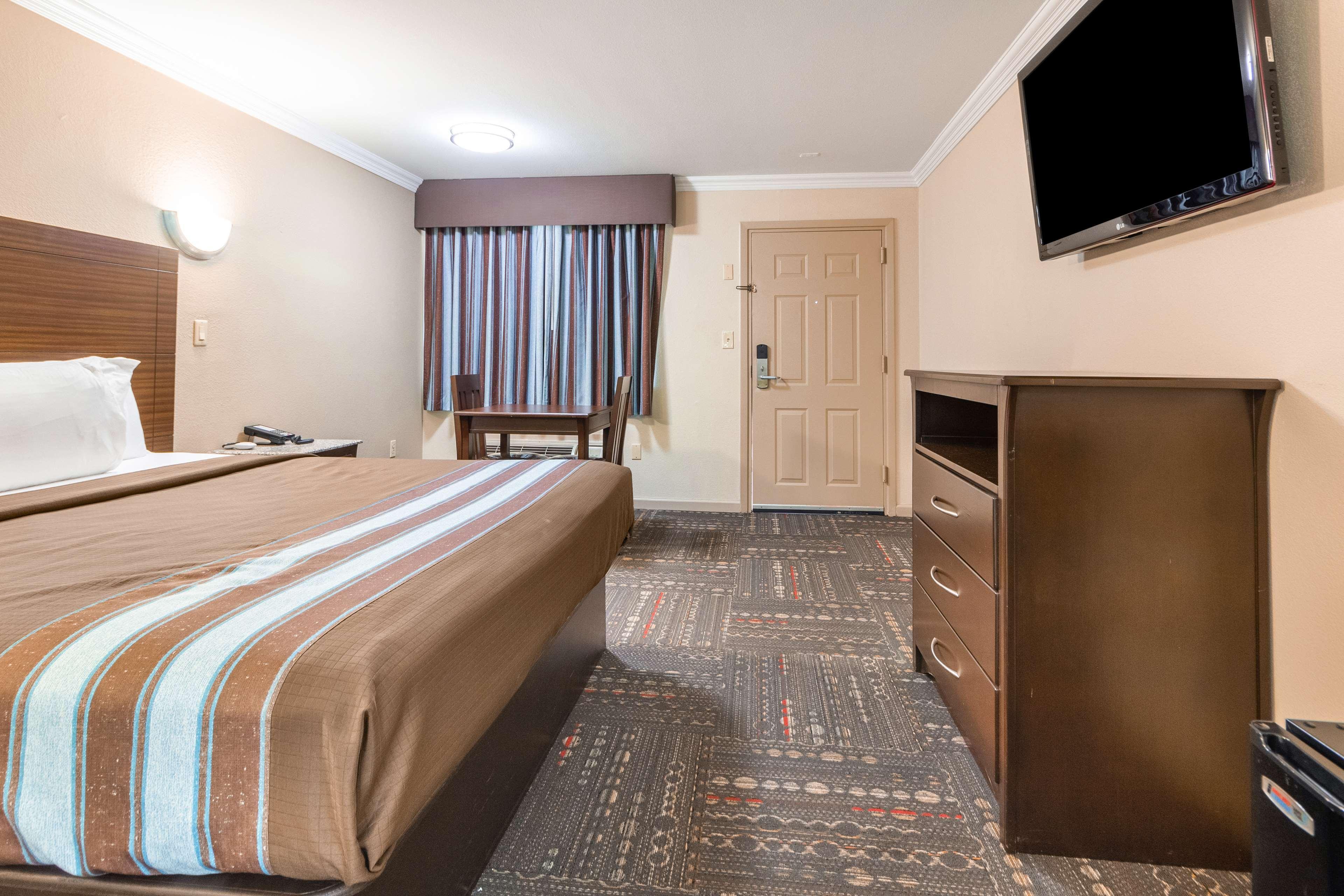 Hotel Dan Inn Uberaba & Convencoes By Nacional Inn Buitenkant foto