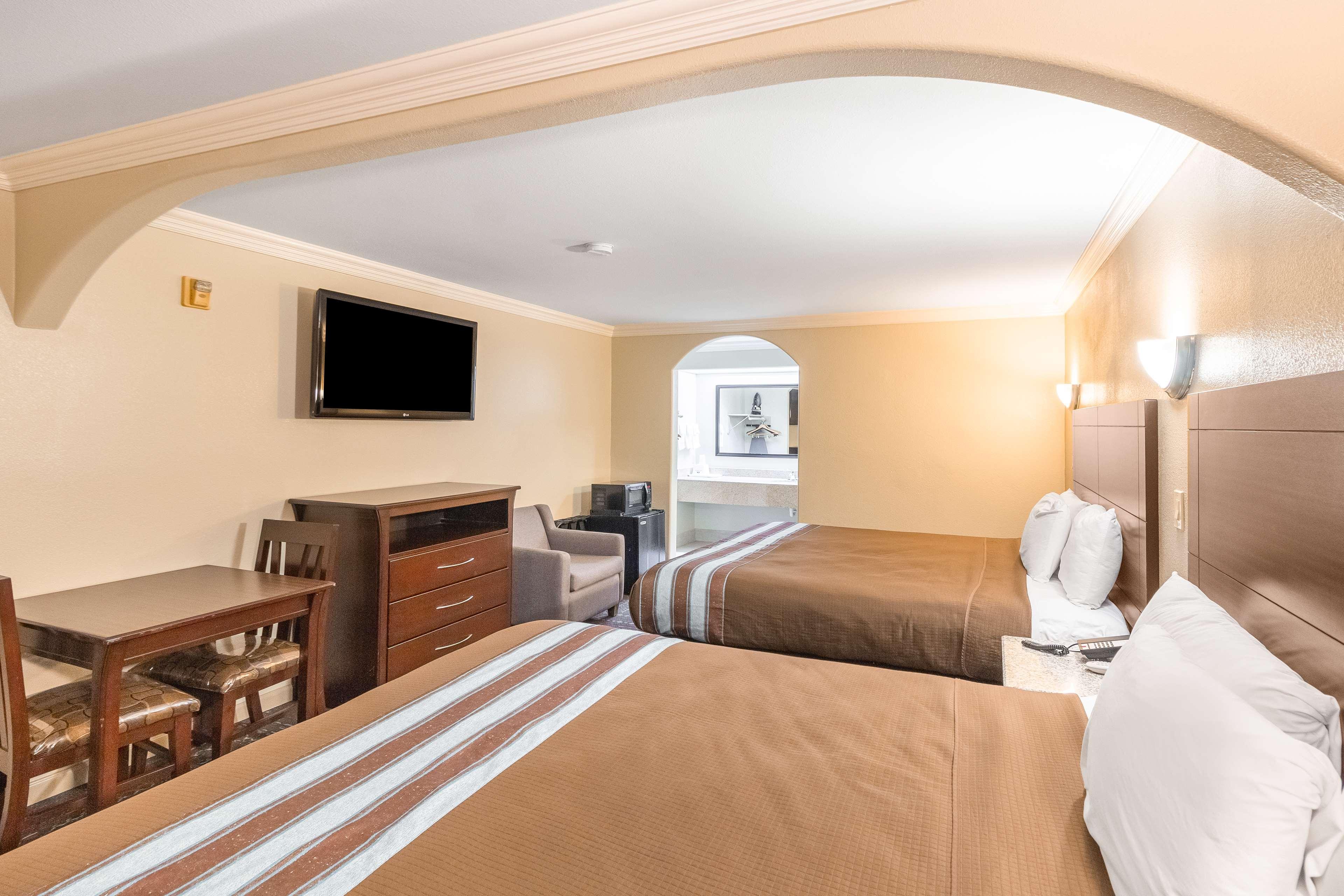 Hotel Dan Inn Uberaba & Convencoes By Nacional Inn Buitenkant foto