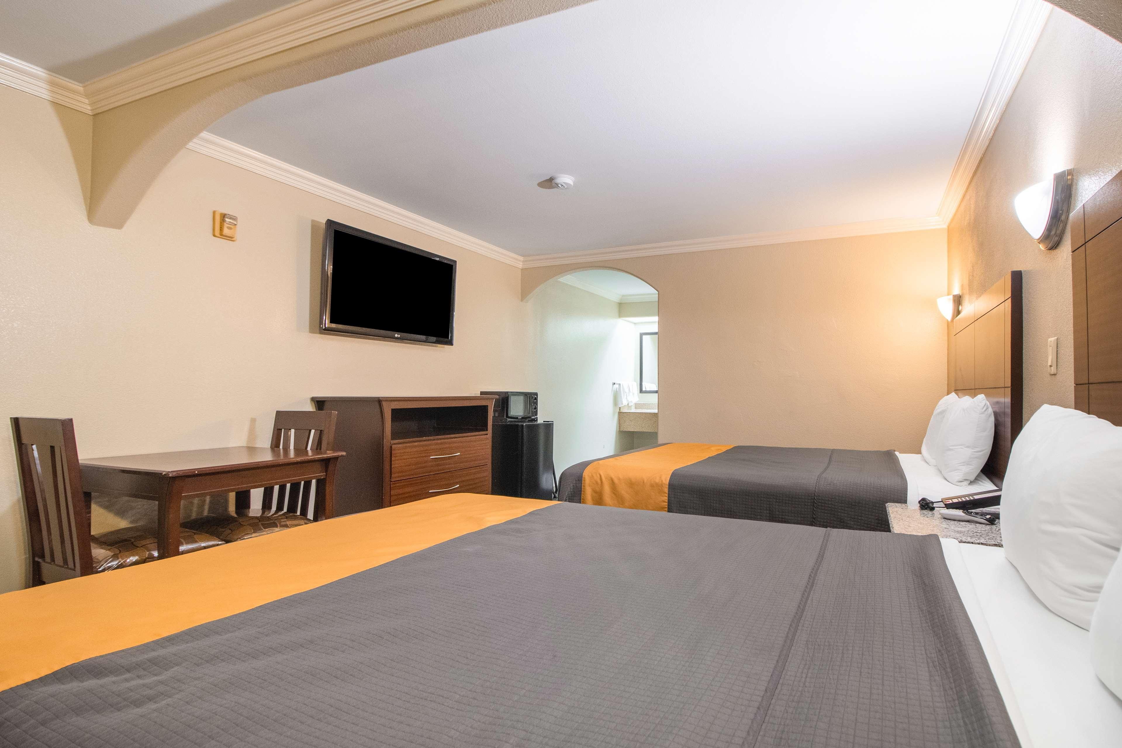 Hotel Dan Inn Uberaba & Convencoes By Nacional Inn Buitenkant foto