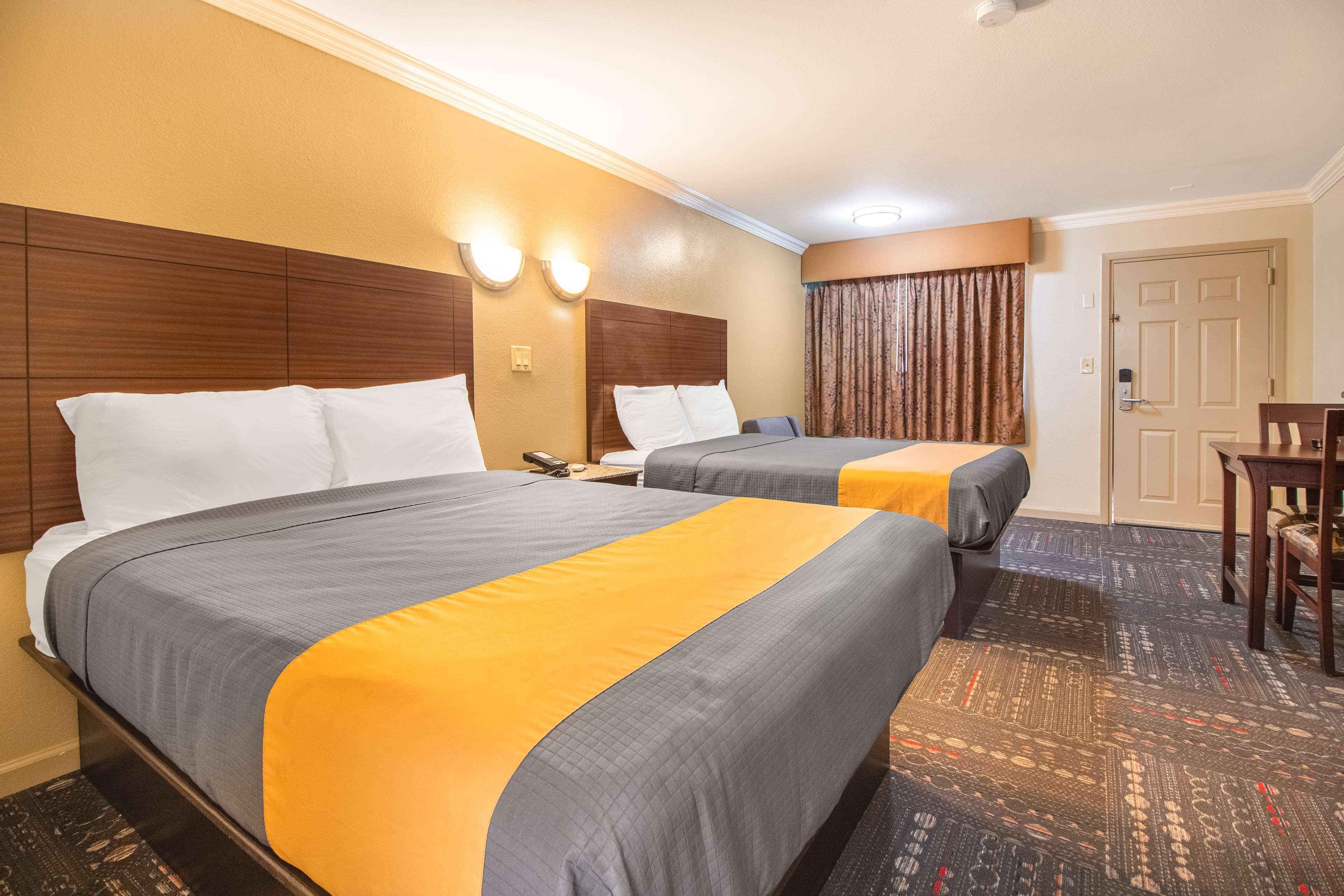 Hotel Dan Inn Uberaba & Convencoes By Nacional Inn Buitenkant foto