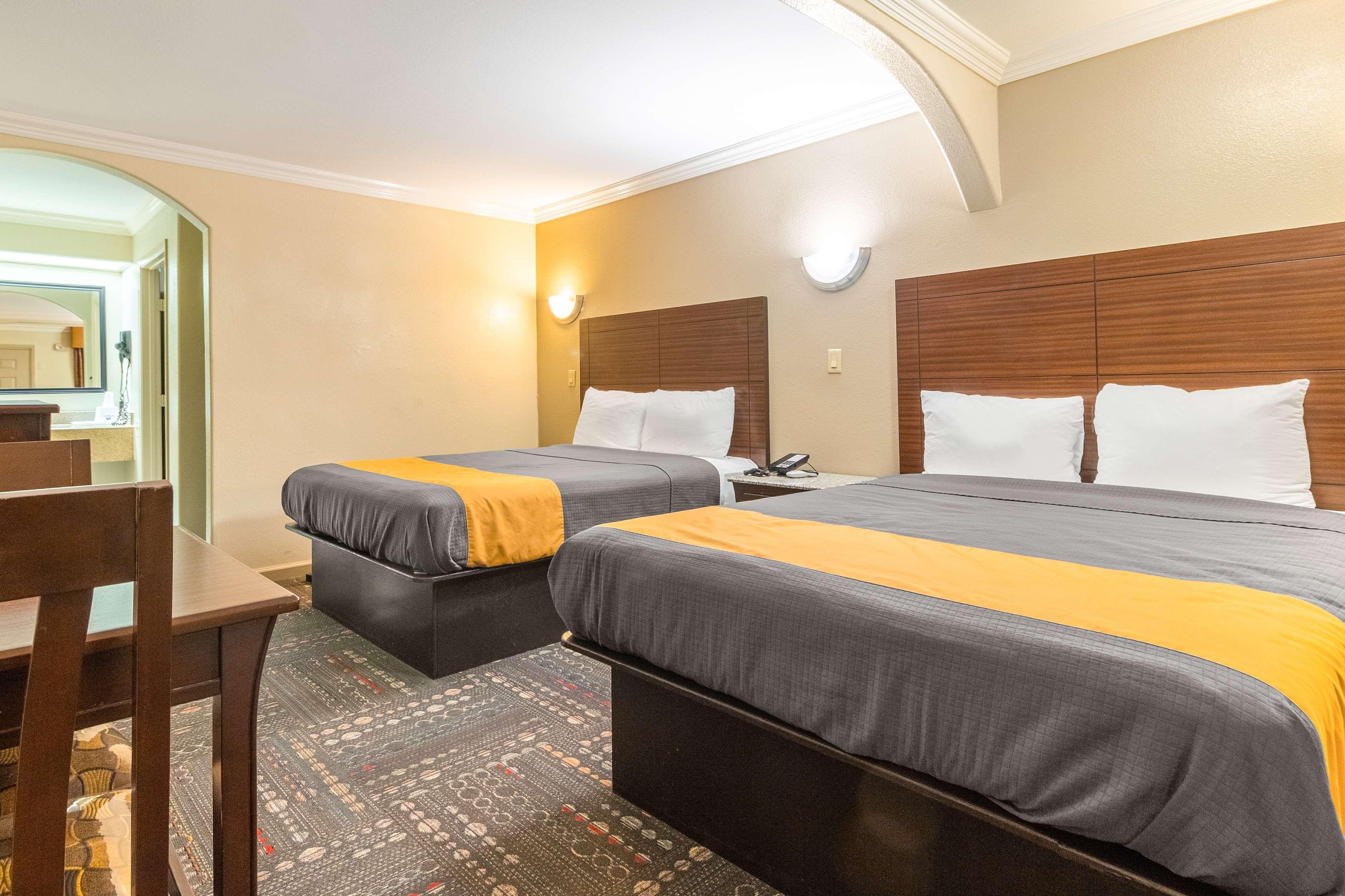 Hotel Dan Inn Uberaba & Convencoes By Nacional Inn Buitenkant foto