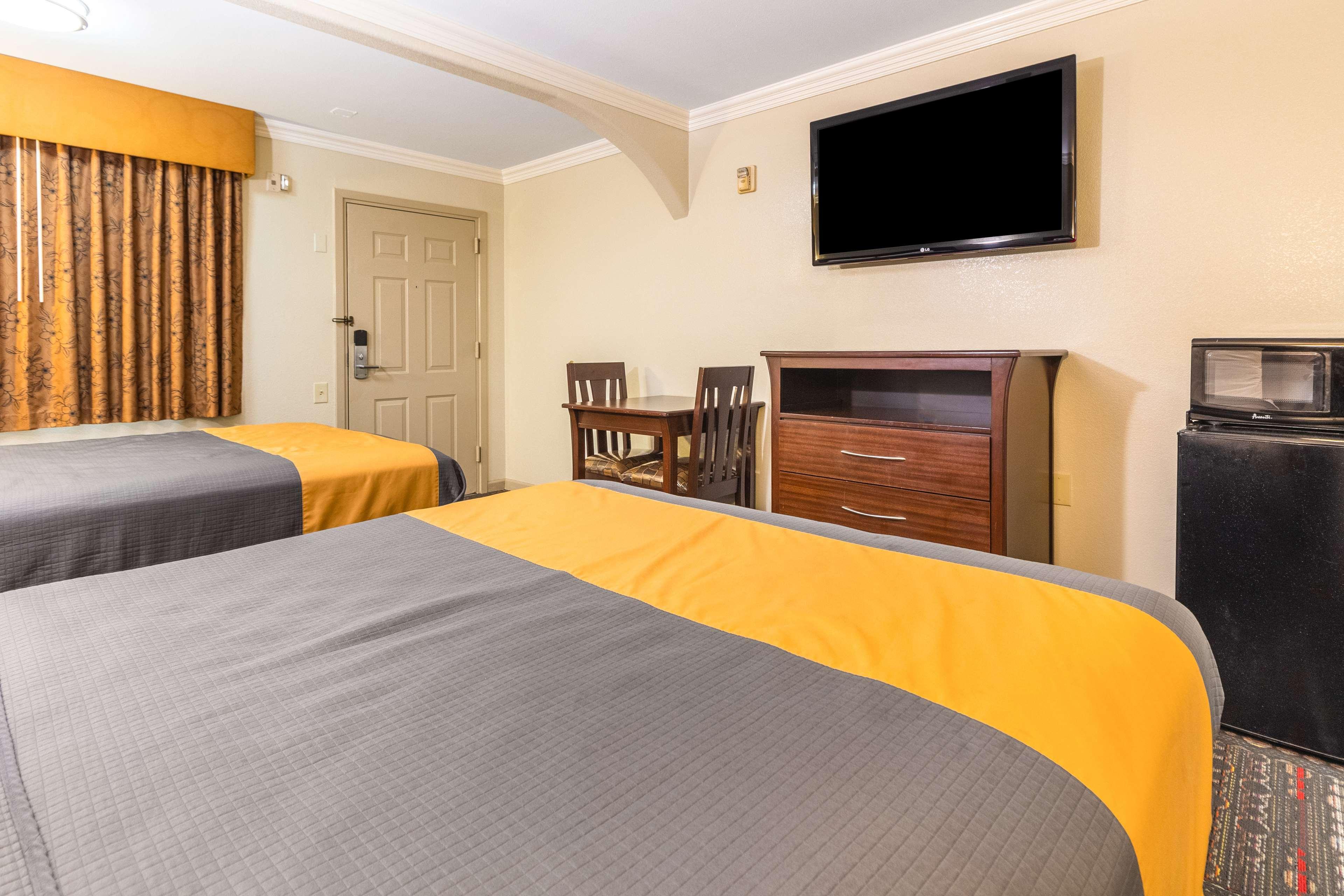 Hotel Dan Inn Uberaba & Convencoes By Nacional Inn Buitenkant foto